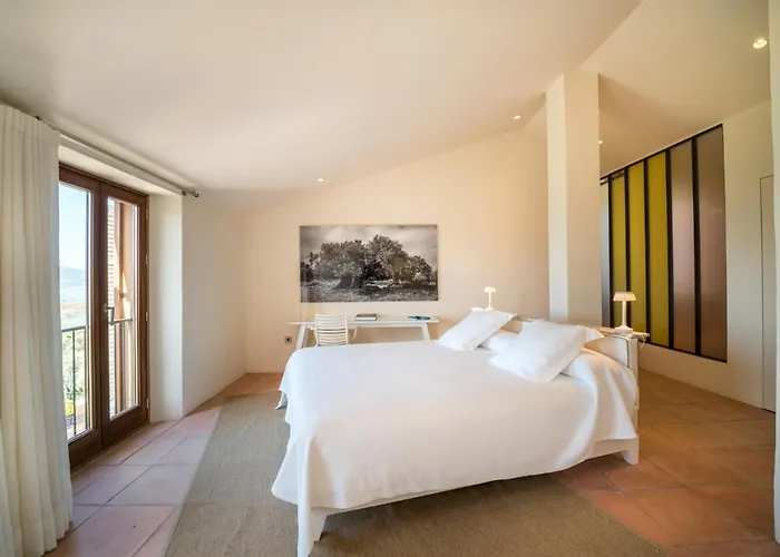 Cortijo La Almazara Hotel