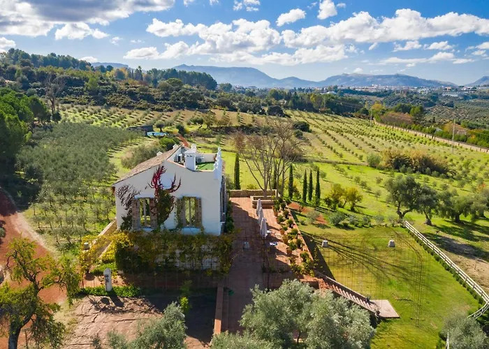 Cortijo La Almazara Hotel