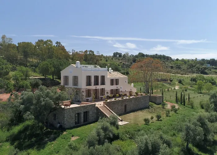 Cortijo La Almazara Hotel 3*