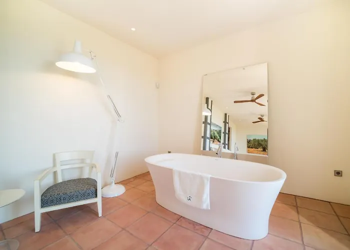 Cortijo La Almazara Hotel