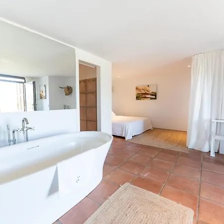 Cortijo La Almazara Hotel