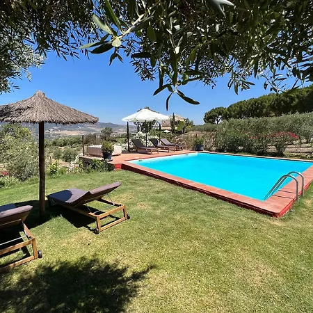 فندق Cortijo La Almazara 3*