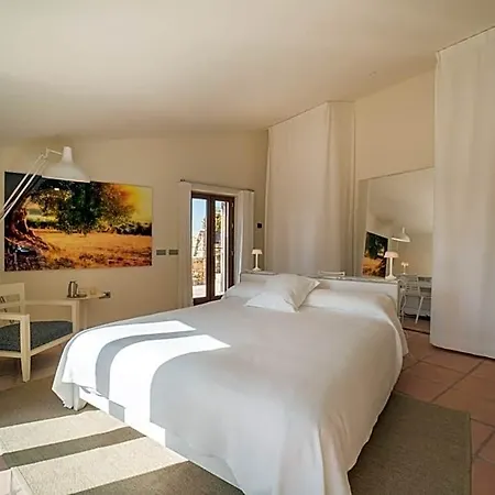 Cortijo La Almazara 3*