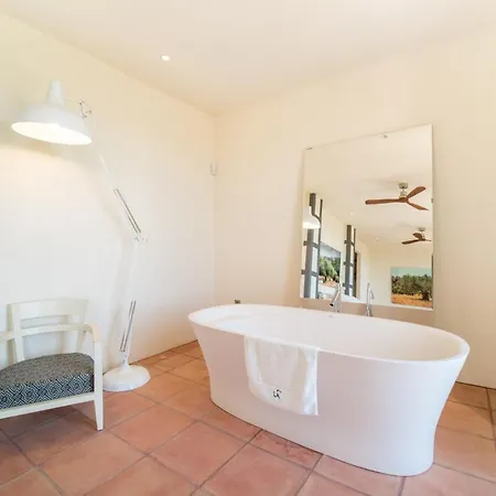 Cortijo La Almazara Hotel