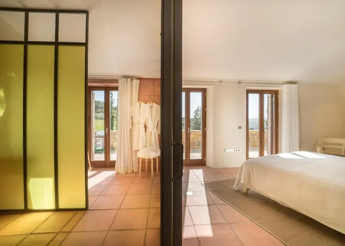 Cortijo La Almazara 호텔 3*