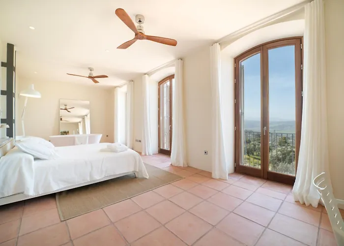 Cortijo La Almazara 론다